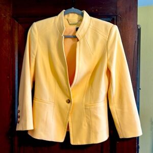 Beautiful & elegant suit jacket WHBM